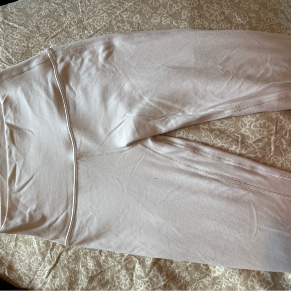 White Lululemon leggings - Picture 3 of 4